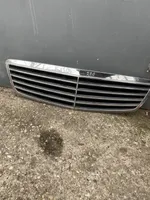 Mercedes-Benz S W220 Maskownica / Grill / Atrapa górna chłodnicy A2208800383