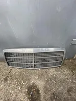 Mercedes-Benz E W210 Maskownica / Grill / Atrapa górna chłodnicy 2108880023