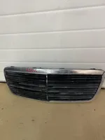 Mercedes-Benz E W210 Grille calandre supérieure de pare-chocs avant 2108800583