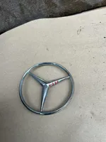 Mercedes-Benz E W210 Logo, emblème, badge 2107580058