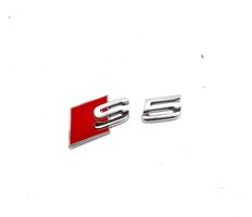 Audi A5 8T 8F Emblemat / Znaczek tylny / Litery modelu 