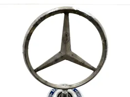 Mercedes-Benz E W211 Valmistajan merkki/logo/tunnus 