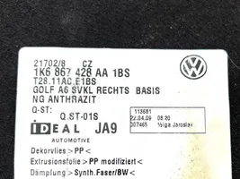 Volkswagen Golf VI Tavaratilan sivuverhoilu 1K6867428