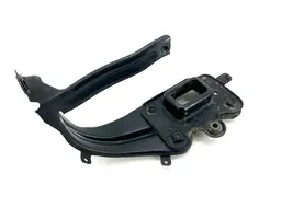 Mercedes-Benz E W211 Soporte para el marco panal de radiador A2113270090