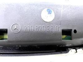 Mercedes-Benz C W203 Illuminazione sedili posteriori 2108203601