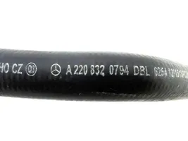 Mercedes-Benz S W220 Tubo flessibile del liquido di raffreddamento del motore A2208320794