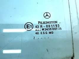 Mercedes-Benz C W203 Vitre de fenêtre porte arrière 43R001193