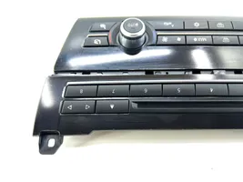 BMW 5 F10 F11 Climate control unit 9233635