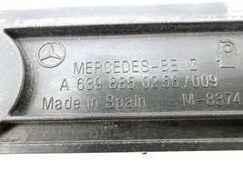 Mercedes-Benz Vito Viano W639 Support de pare-chocs arrière A6398850256