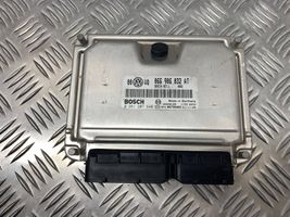 Volkswagen PASSAT B5.5 Engine control unit/module 066906032AT