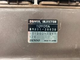 Toyota Avensis Verso Polttoaineen ruiskutuksen ohjainlaite/moduuli 8987120030