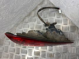 Toyota Avensis Verso Lampy tylnej klapy bagażnika 4441