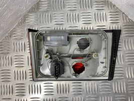 BMW 5 E34 Lampy tylnej klapy bagażnika 8769R23