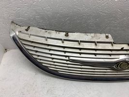 Chrysler Grand Voyager IV Grille de calandre avant 4857522AA