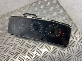 Nissan Primera Velocímetro (tablero de instrumentos) 81117661