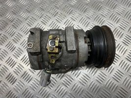 Toyota Avensis T220 Ilmastointilaitteen kompressorin pumppu (A/C) 4472203435