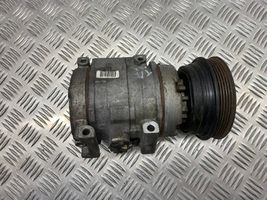 Toyota Avensis T220 Ilmastointilaitteen kompressorin pumppu (A/C) 4472203435