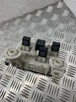 Toyota Previa (XR30, XR40) II Module de fusibles 801D16