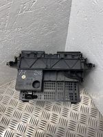 Audi A4 S4 B5 8D Cadre, panneau d'unité radio / GPS 8D0858005T