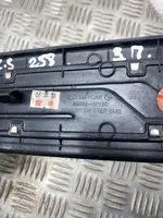 KIA Sorento Takaoven kynnyksen suojalista 858952P100