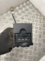 Hyundai i30 Connettore plug in USB 961202L200