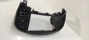 Nissan Juke I F15 Centrinės oro grotelės 68260BX80A