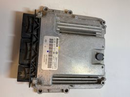 Renault Master III Calculateur moteur ECU 0281017977