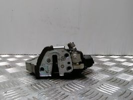 Toyota Avensis T250 Front door lock Y46C0205