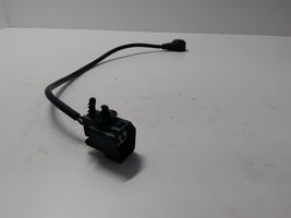 Ford Mondeo Mk III Sensore di detonazione 1072081C