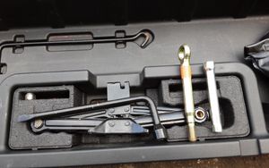 Subaru B9 Tribeca Kit d’outils 91144XA