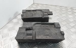 Land Rover Range Rover Sport L320 Absorber zderzaka tylnego AH3217D929AA