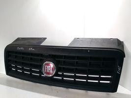 Fiat Doblo Maskownica / Grill / Atrapa górna chłodnicy 735395576