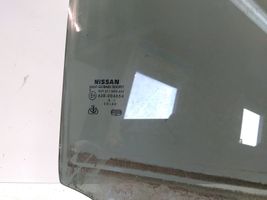 Nissan Pathfinder R51 Vetro del finestrino della portiera posteriore 