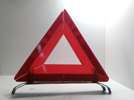 Nissan Pathfinder R51 Triangle d'avertissement 