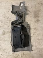 Volkswagen Touareg I Kit de boîte à gants 7L6858904