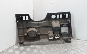 Toyota Land Cruiser (HDJ90) Kojelaudan alempi verhoilu 5543260360