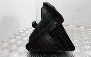 Volkswagen Touareg I Parte del condotto dell’aria del micro filtro dell’aria 7L0819049