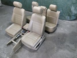 Volkswagen Touareg I Kit intérieur 7L0881677G