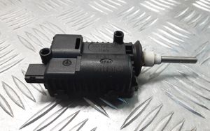 Opel Astra H Serratura del tappo del serbatoio del carburante 13158426