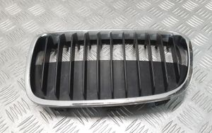 BMW 1 F20 F21 Griglia superiore del radiatore paraurti anteriore 7239021