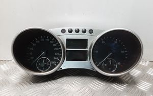 Mercedes-Benz R W251 Geschwindigkeitsmesser Cockpit A2515400648