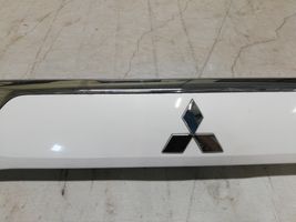 Mitsubishi Outlander Takaluukun rekisterikilven valon palkki 5817A265