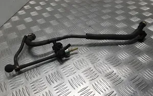 Volvo V40 Tuyau d'alimentation conduite de carburant 