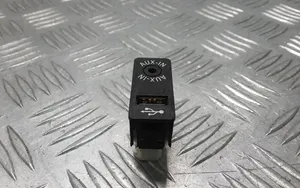 BMW 3 F30 F35 F31 Gniazdo / Złącze USB 9229246