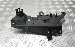 BMW 3 F30 F35 F31 Kita variklio detalė 7811112