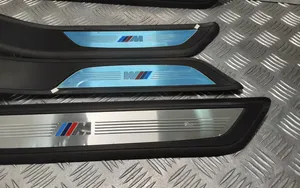 BMW 7 F01 F02 F03 F04 Zestaw listew progowych (wewnętrznych) 8046135