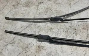 Volvo XC60 Front wiper blade arm 30753525