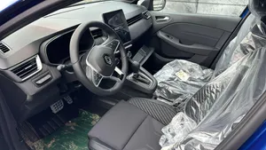 Renault Clio V Ramka / Moduł bezpieczników 284B73384R