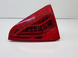 Audi S5 Lampy tylnej klapy bagażnika 8T0945094C