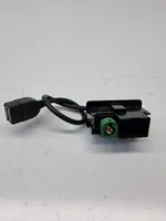 Seat Leon (5F) USB-pistokeliitin 5Q0035736